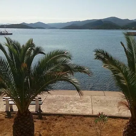 House Kapetan Nono Semesterbostad *