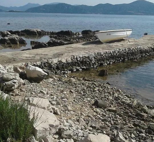 Semesterbostad House Kapetan Nono Drače