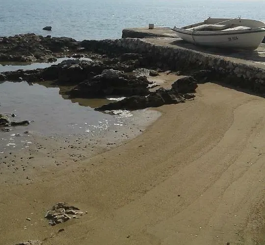 Semesterbostad House Kapetan Nono Drače